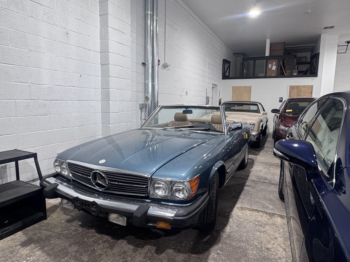 1989 Mercedes-Benz 560 560SL — main photo