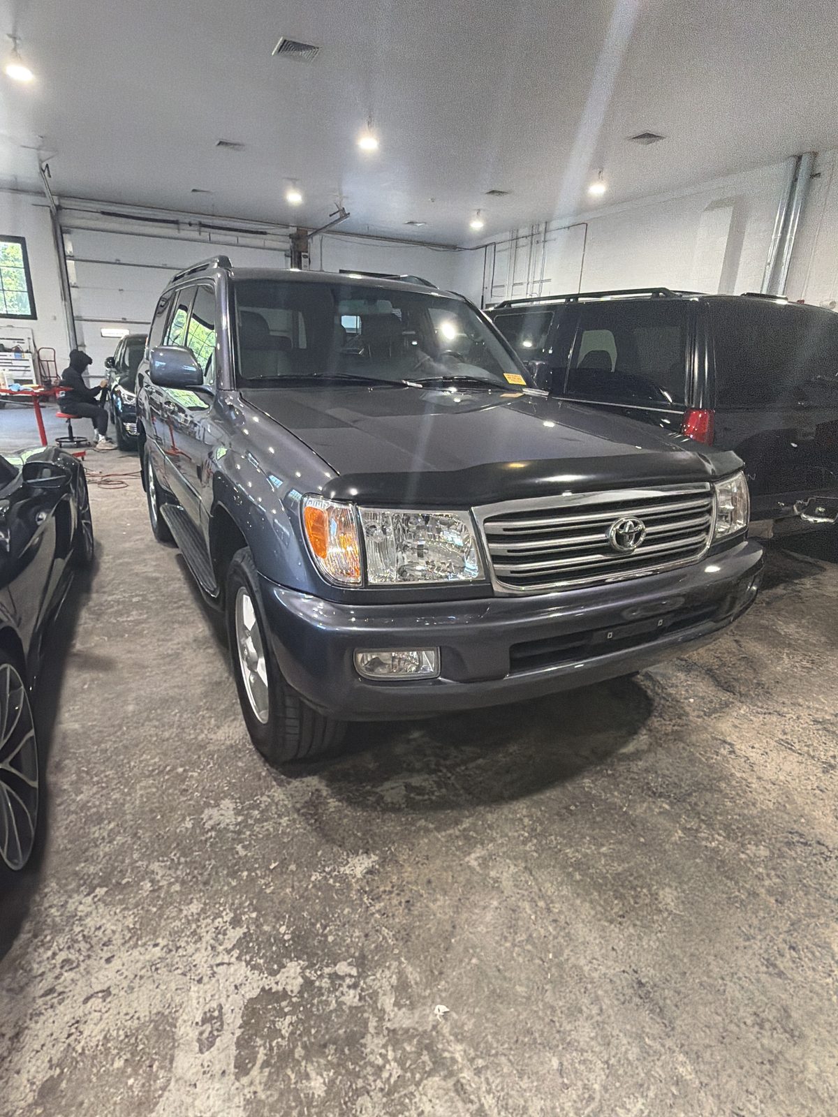 2005 Toyota Land Cruiser VX — main photo