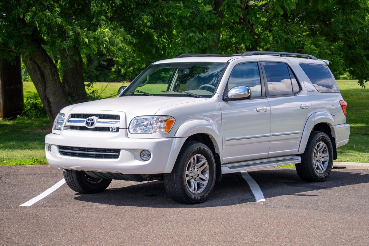2007 Toyota Sequoia Limited — main photo